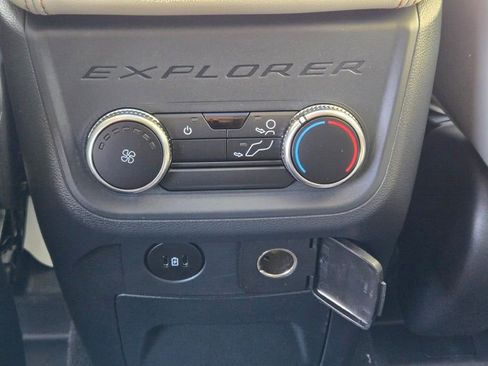 New 2026 Ford Explorer Active w/ Active Comfort Package image 18