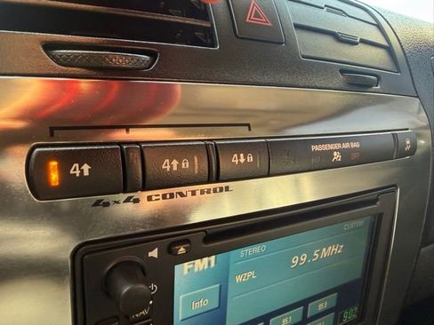 Used 2009 HUMMER H3T Alpha image 24