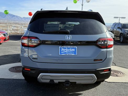 Certified 2024 Honda Pilot TrailSport image 6