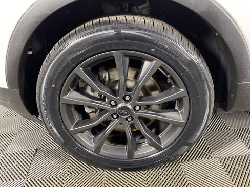 Used 2019 Ford Explorer XLT w/ Equipment Group 202A image 14