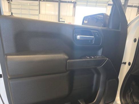 Used 2021 GMC Sierra 1500 4x4 Crew Cab w/ Sierra Value Package image 8