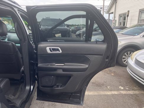 Used 2013 Ford Explorer XLT AWD/4WD image 21