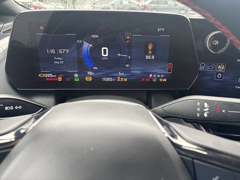 Used 2024 Chevrolet Equinox EV RS AWD/4WD image 15