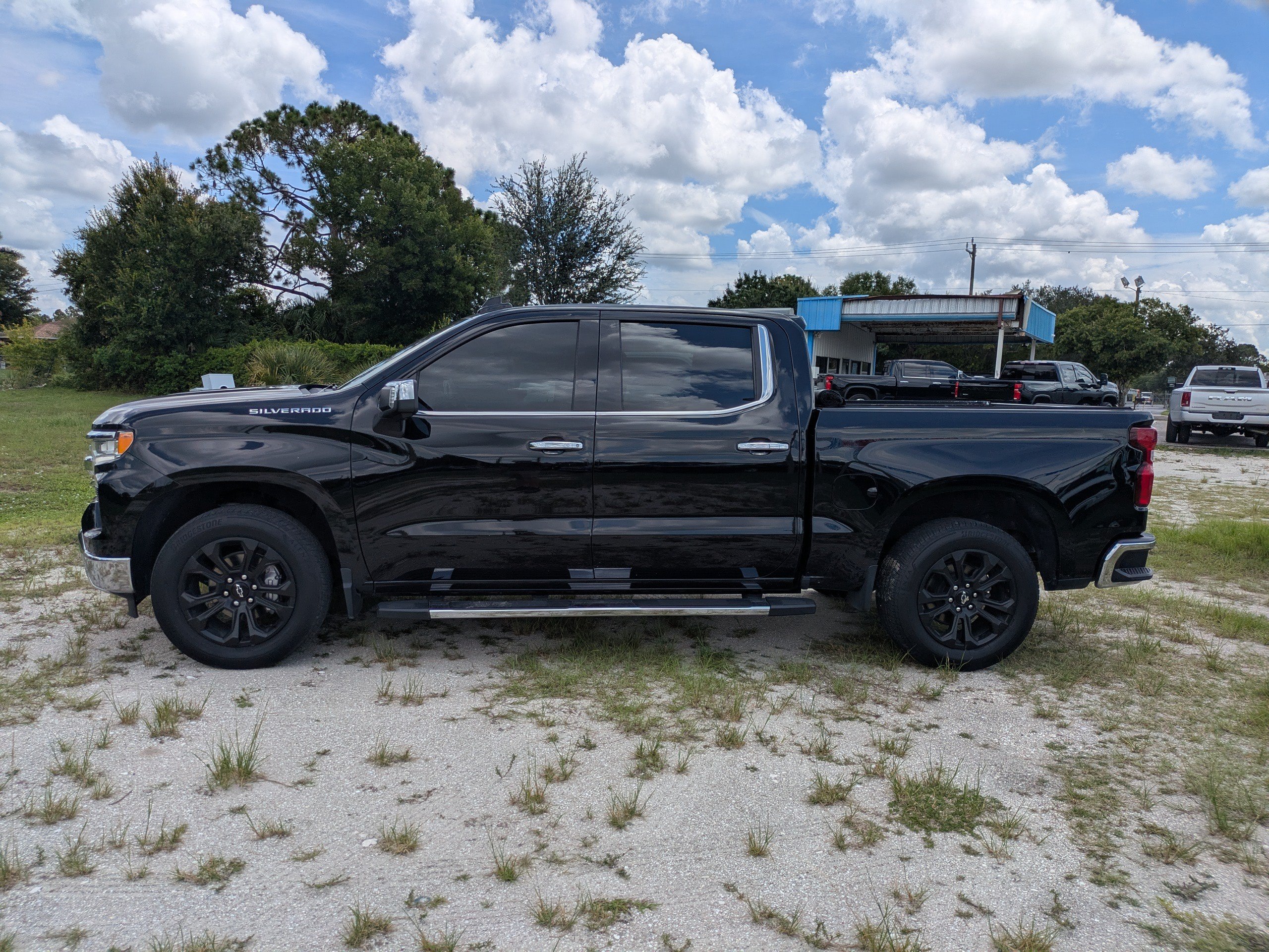 Used 2022 Chevrolet Silverado 1500 LTZ w/ LTZ Premium Package RWD image 7