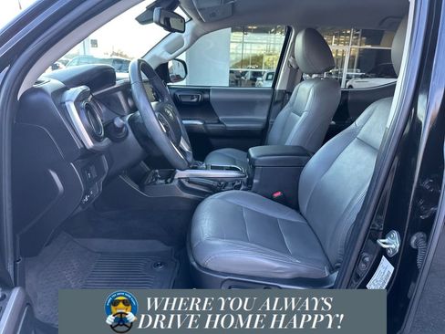 Used 2022 Toyota Tacoma SR5 image 7