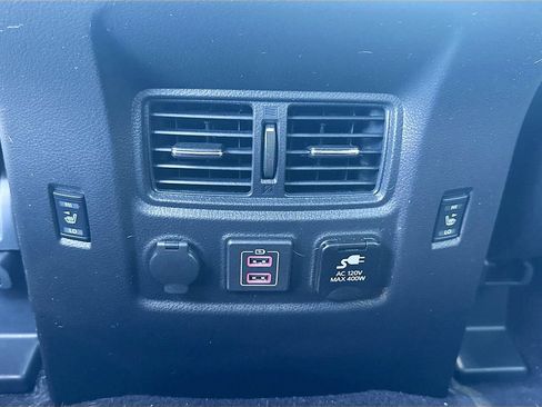 Used 2024 Nissan Titan Platinum Reserve w/ Moonroof Package AWD/4WD image 28