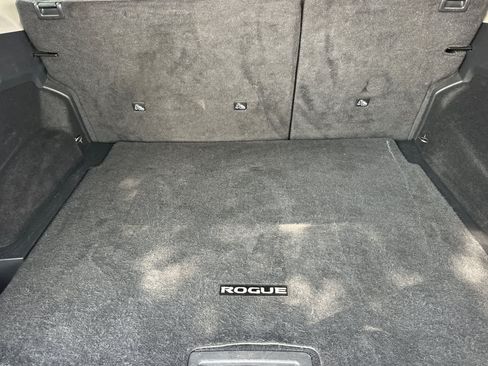 Used 2023 Nissan Rogue SV AWD/4WD image 17