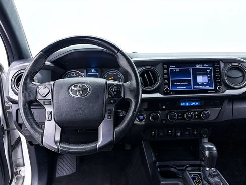 Used 2021 Toyota Tacoma TRD Off-Road w/ Technology Package AWD/4WD image 6