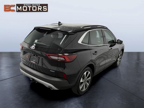 Used 2023 Ford Escape Platinum w/ Class II Trailer Tow Package AWD/4WD image 6