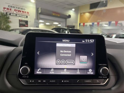 Used 2025 Nissan Rogue SV image 18