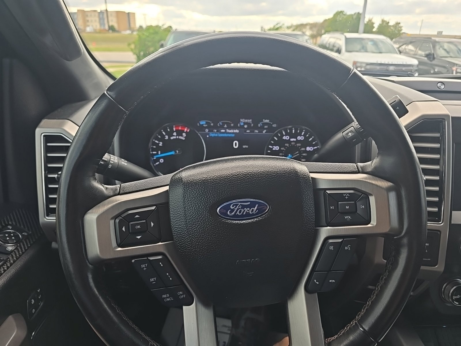 Used 2021 Ford F450 Platinum w/ FX4 Off-Road Package AWD/4WD image 25