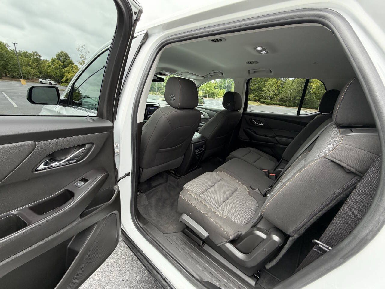 Used 2020 Chevrolet Traverse LS FWD image 13