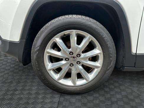 Used 2017 Jeep Cherokee Limited AWD/4WD image 14