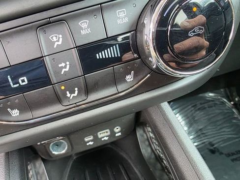 Used 2022 Chevrolet TrailBlazer LT w/ Convenience Package FWD image 28
