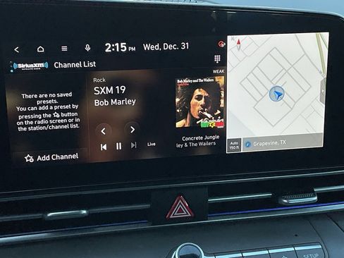 Used 2025 Hyundai Elantra SEL image 30