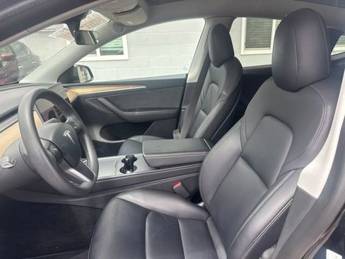 Used 2022 Tesla Model Y Performance AWD/4WD image 9