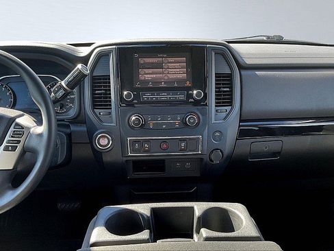 Used 2023 Nissan Titan SV RWD image 7