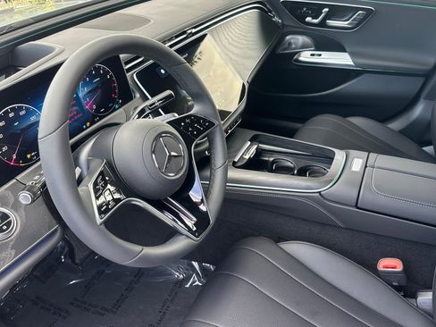 New 2026 Mercedes-Benz E 350 4MATIC Sedan image 10