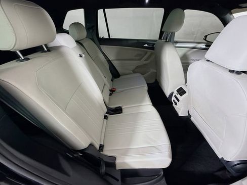 Used 2023 Volkswagen Tiguan SE R-Line image 25