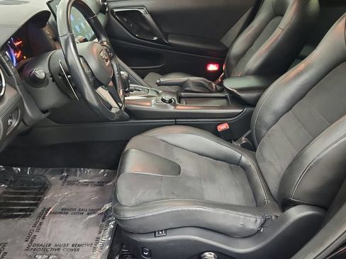 Used 2018 Nissan GT-R Premium AWD/4WD image 31