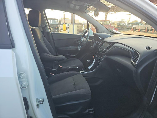Used 2017 Chevrolet Trax LS FWD image 6