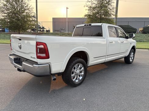 Used 2022 RAM 3500 Limited AWD/4WD image 9