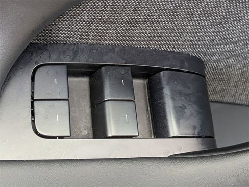 Used 2022 Tesla Model X Plaid image 14