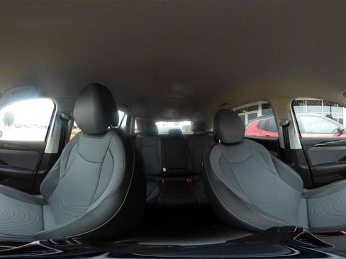Used 2026 Volkswagen Tiguan SE AWD/4WD image 43
