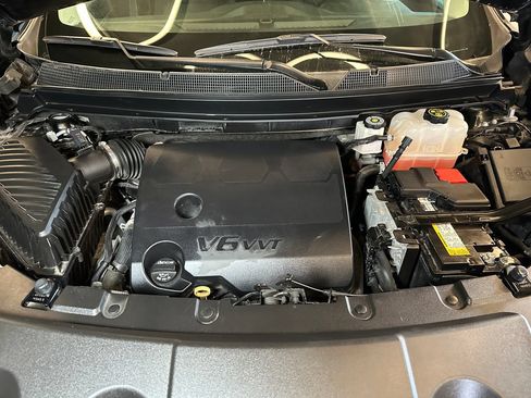 Used 2020 Chevrolet Traverse LS AWD/4WD image 24