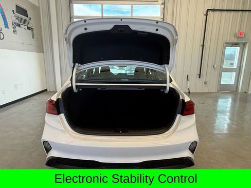 Used 2023 Kia Forte LXS image 5