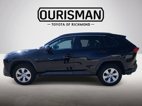 Used 2021 Toyota RAV4 LE AWD/4WD image 3