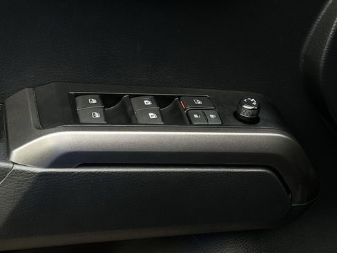 Used 2023 Toyota Tacoma TRD Off-Road AWD/4WD image 28