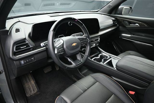 Used 2026 Chevrolet Traverse High Country w/ LPO, Floor Liner Package AWD/4WD image 12