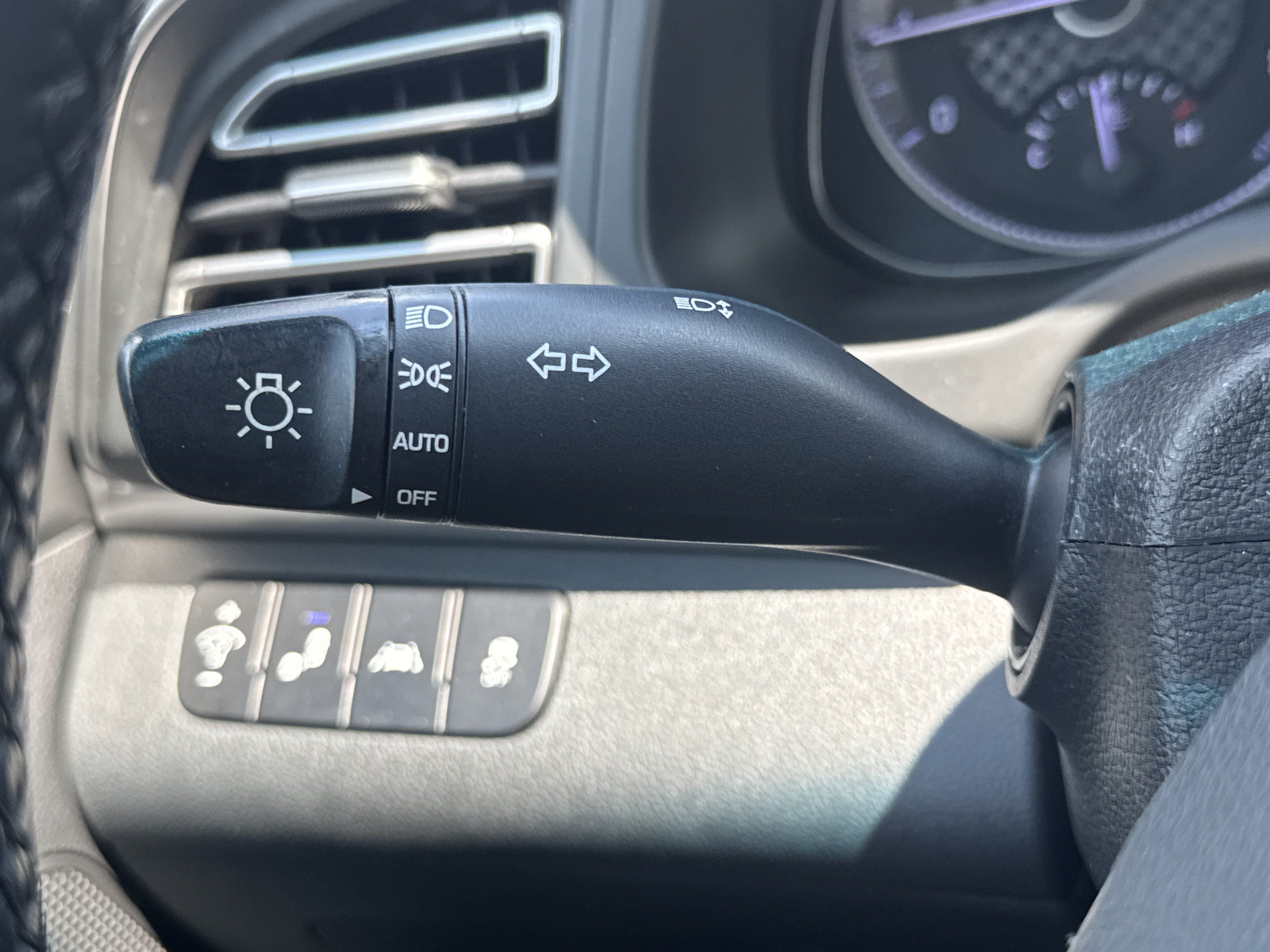 Used 2019 Hyundai Elantra Limited w/ Cargo Package FWD image 15