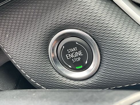 Used 2025 Chevrolet Equinox LT FWD image 33