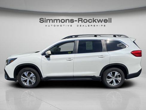Used 2025 Subaru Ascent Premium AWD/4WD image 2