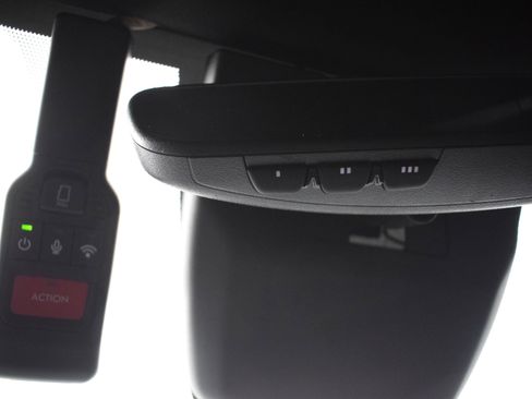 Used 2025 Toyota Camry SE w/ Convenience Package image 18