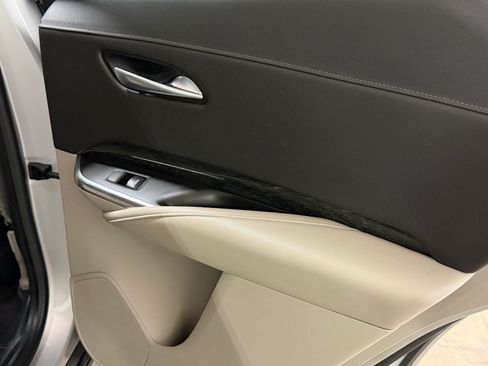 Used 2021 Cadillac XT4 Premium Luxury FWD image 39