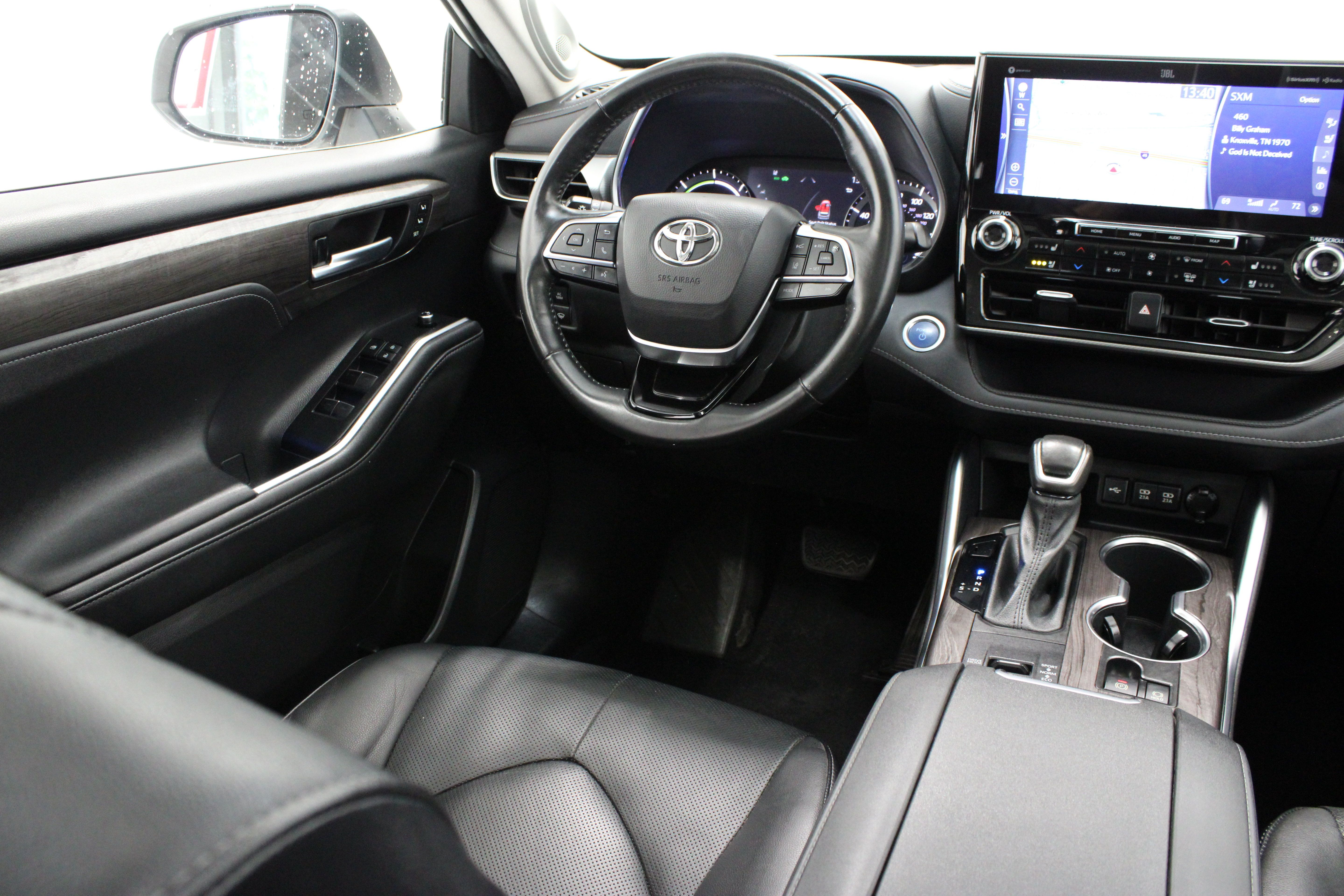 Certified 2020 Toyota Highlander Platinum AWD/4WD image 35