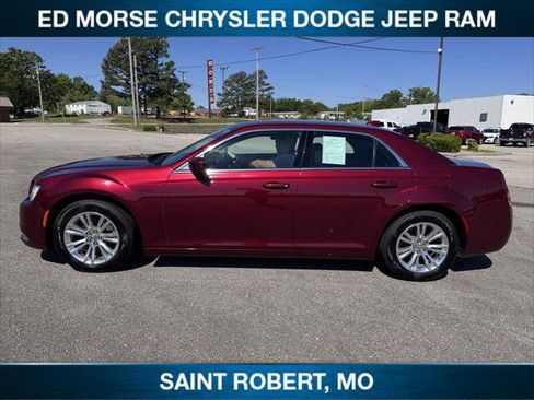 Certified 2021 Chrysler 300 Touring w/ Driver Convenience Group RWD image 8