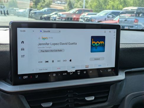 Certified 2025 Ford Explorer Platinum w/ Ultimate Package image 25