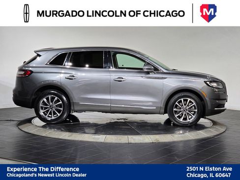 Used 2021 Lincoln Nautilus AWD image 3