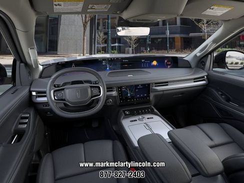 New 2026 Lincoln Navigator Premiere AWD/4WD image 9