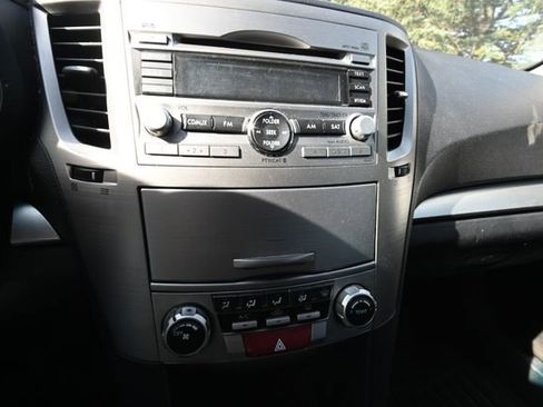 Used 2011 Subaru Outback 2.5i Premium AWD/4WD image 10