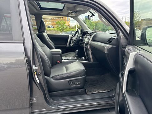 Used 2018 Toyota 4Runner SR5 Premium AWD/4WD image 9