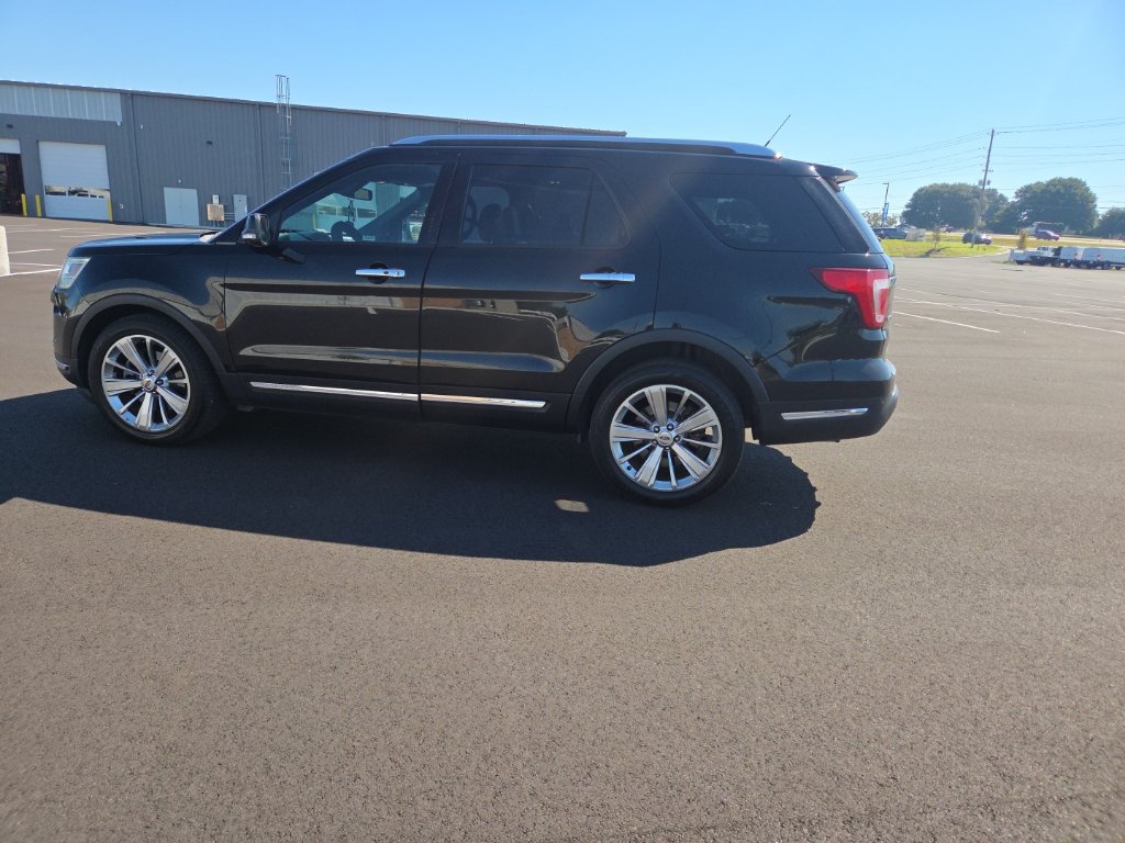 Used 2019 Ford Explorer Limited w/ Class III Trailer Tow Package FWD image 9