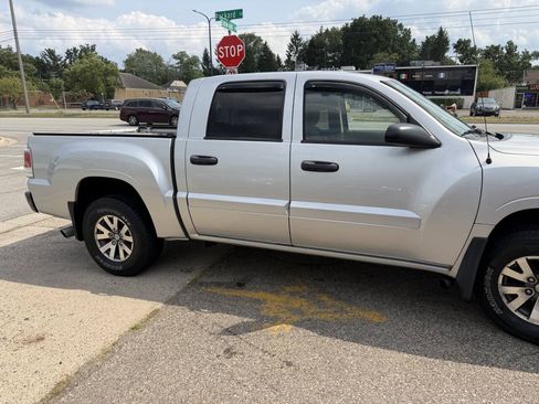 Used 2008 Mitsubishi Raider LS RWD image 8