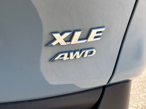 Used 2023 Toyota RAV4 XLE w/ Convenience Package image 6