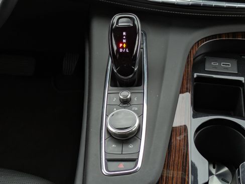 Certified 2023 Cadillac Escalade Premium Luxury image 21