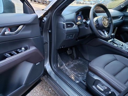New 2025 MAZDA CX-5 Signature image 6